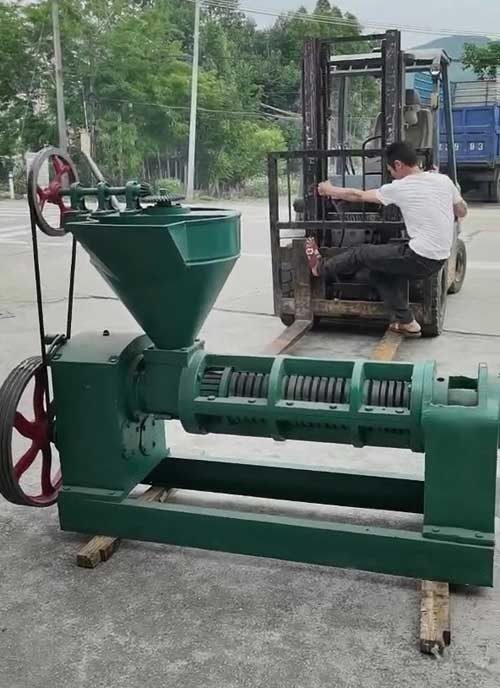 客戶訂購螺旋榨油機(jī)130單機(jī)已送達(dá) 客戶訂購螺旋榨油機(jī)130單機(jī)已送達(dá)